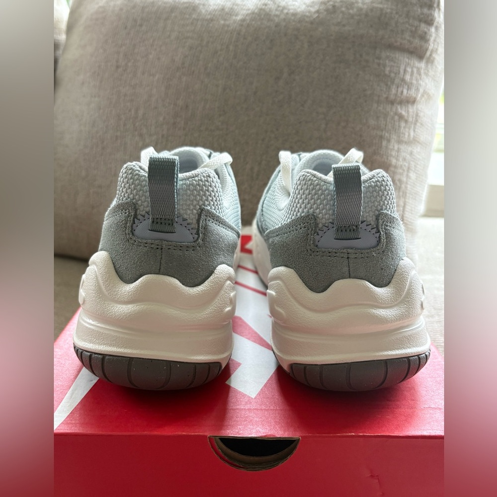 Nike Tech Hera Sneakers - Picture 6 of 9